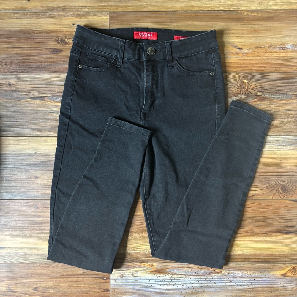 GUESS Women's Black Skinny Jeans